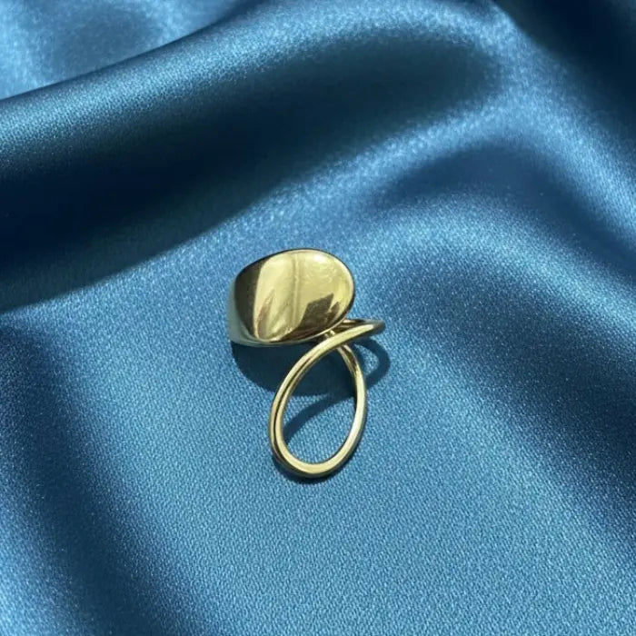 Zyler-Infini The Petal Twist Ring Waterproof Tarnish-Free Jewelry UAE