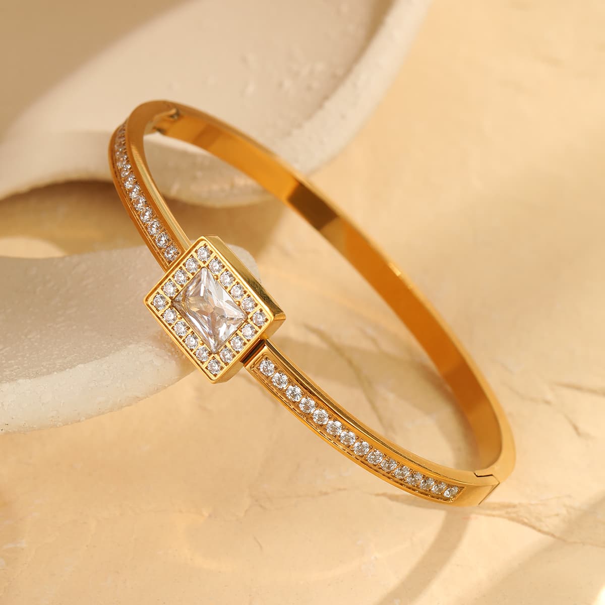 Zyler-infini The Luxe Latch Cuff